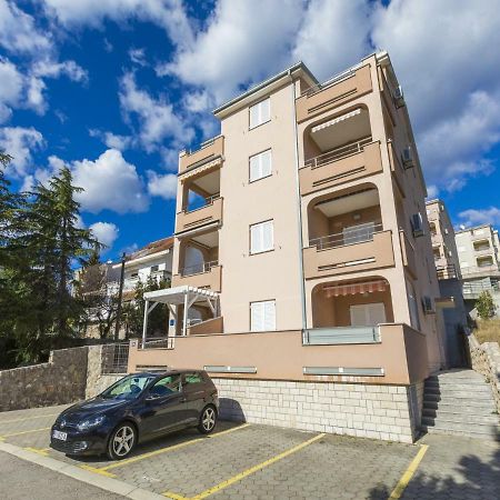 Apartment Color Green Dramalj Rom bilde