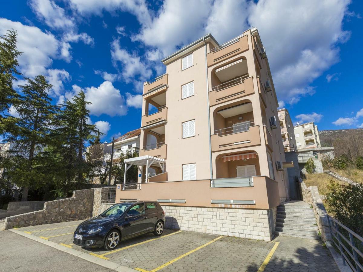 Apartment Color Green Dramalj Rom bilde