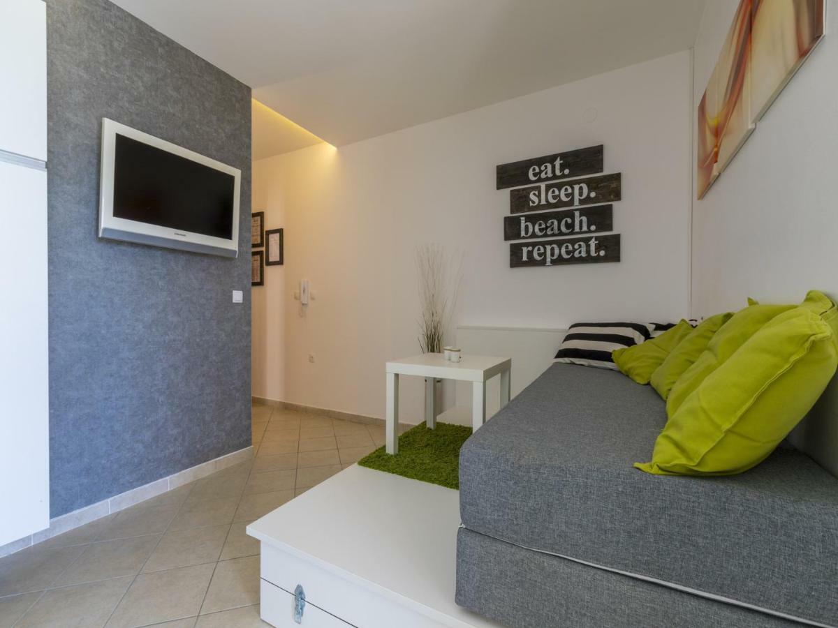 Apartment Color Green Dramalj Rom bilde