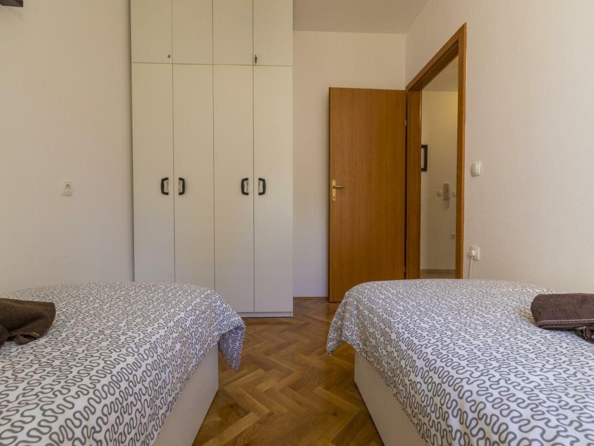 Apartment Color Green Dramalj Rom bilde
